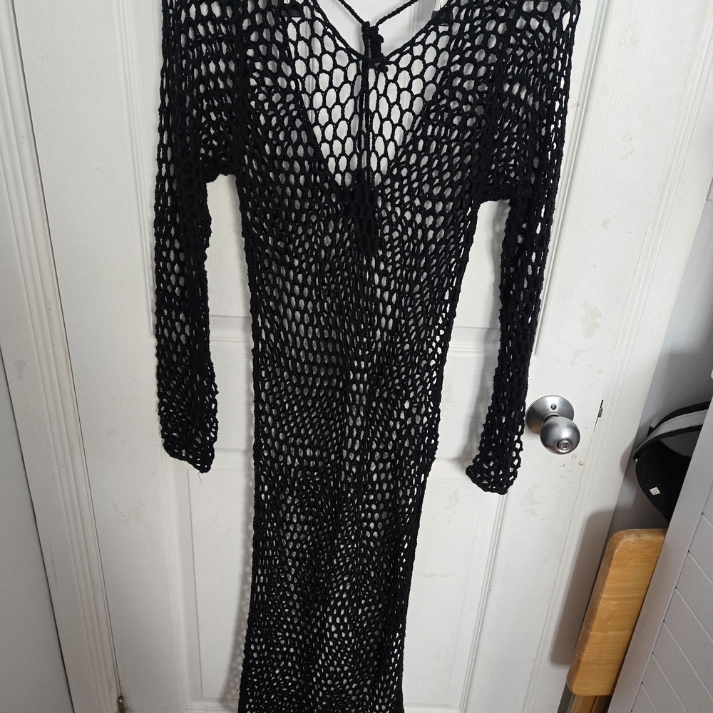 Black Open-Knit Long Sleeve Maxi Dress
